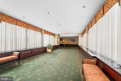 Skyline Plaza unit 2013S, Baileys Crossroads, VA 22041 - photo 4