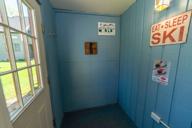7 Hassey Bend unit 16, Wilmington, VT 05363 - photo 4