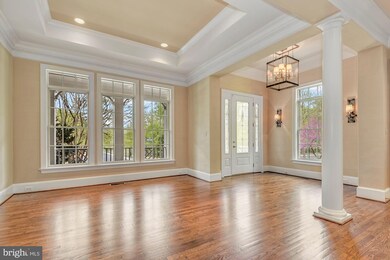 6811 Stockwell Manor Dr, Falls Church, VA 22043 - photo 4