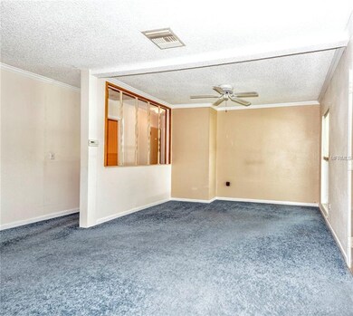 Living Room 16 x 20 sf