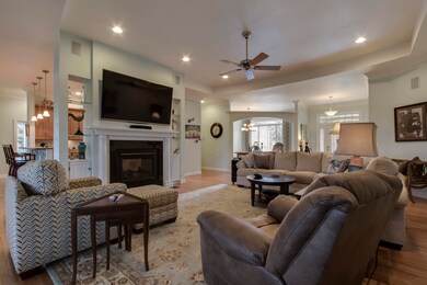 05_368 Cheestana Way_Living03