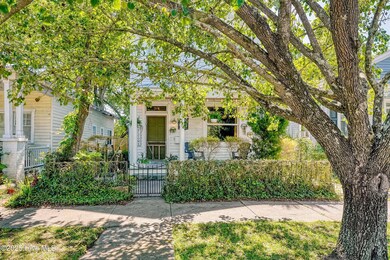 05-A7405922_10_resize