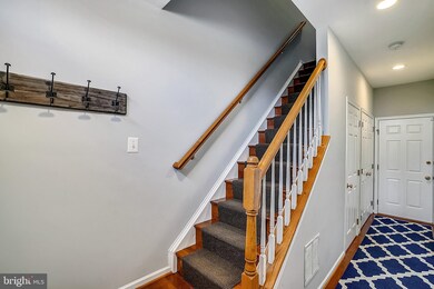 25309 Crossfield Dr, Chantilly, VA 20152 - photo 4