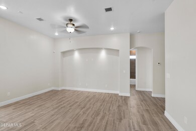 889 Harpendem Dr, Horizon City, TX 79928 - photo 7