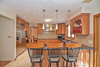 19 Crystal Dr, Stoneham, MA 02180 - photo 3
