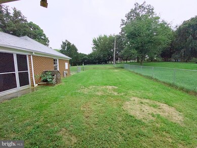 6705 Canongate Rd, Baltimore, MD 21239 - photo 3