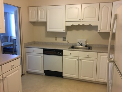 1006 Paradise Rd unit 3M, Swampscott, MA 01907 - photo 5