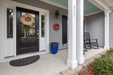 937 Foliage Ln_exteriors_Brett Martin Ph