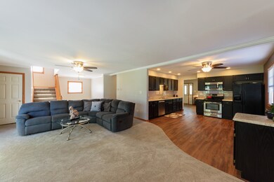 2404 Robin Ln, Rolling Meadows, IL 60008 - photo 4