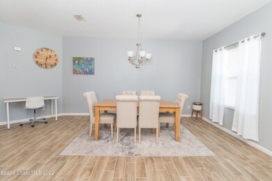 Formal Dining Room pic 2