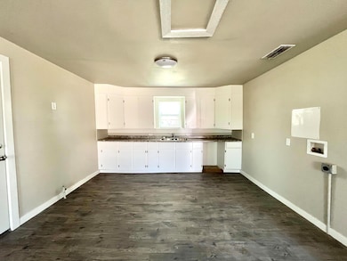 1510 E 10th St, Lubbock, TX 79403 - photo 3