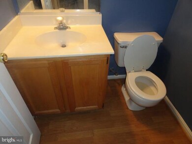 19913 Gateshead Cir, Germantown, MD 20876 - photo 3