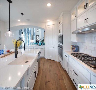 1651 Gruene Grass, New Braunfels, TX 78130 - photo 6