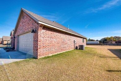 1408 N Oak, Seiling, OK 73663 - photo 5