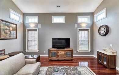 Great Room w/Vaulted Ceiling