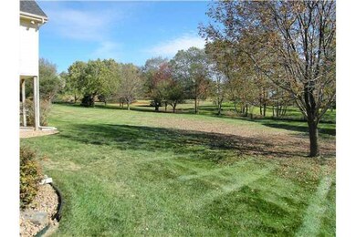 Yard/Garden. Trees and space - your own park-like 