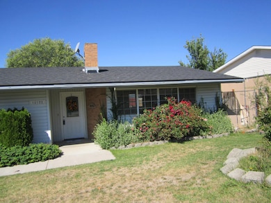 10122 Wright Ave, Klamath Falls, OR 97603 - photo 4