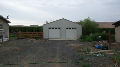 detached garage