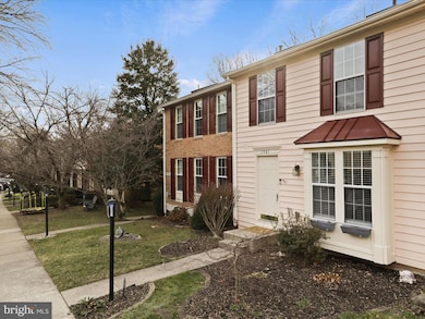 1561 Autumn Ridge Cir, Reston, VA 20194 - photo 2