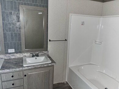 388 Sterling Dr unit 388, Windsor Charter Township, MI 48821 - photo 4