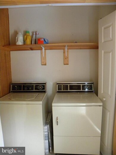 11951 APT C Lee Hwy, Sperryville, VA 22740 - photo 7