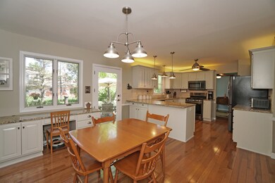 421 Armstrong Dr, Buffalo Grove, IL 60089 - photo 6