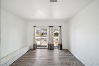 Bonus Room, Office