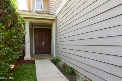 047_3080_ferncrest_place003