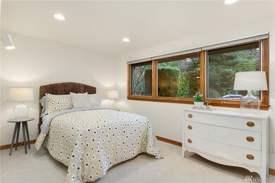 3123 Hunts Point Rd, Hunts Point, WA 98004 - photo 2