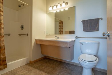 1092 Walnut Ave unit 101, Riverside, IA 52327 - photo 7