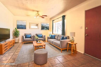 902 Pastime Living Rm Stg