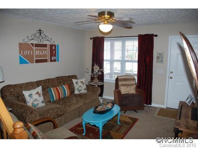 Living Room pic #2