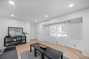 5222 W Hemlock Rd, Milwaukee, WI 53223 - photo 5