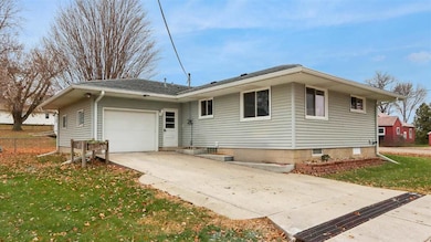 205 E Washington St, Norway, IA 52318 - photo 2