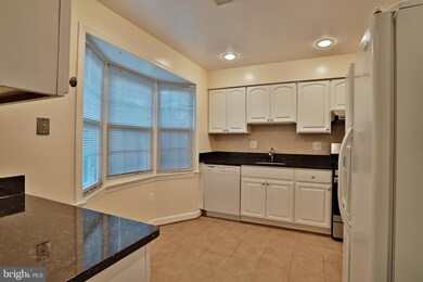 3181 Welby Ct, Fairfax, VA 22031 - photo 6