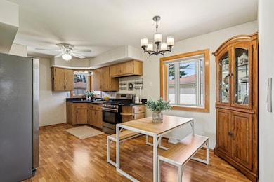15-web-or-mls-W Kinnickinnic River Pkwy-