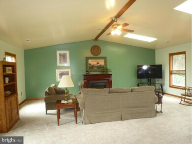 6588 Streamwood Ct, Sykesville, MD 21784 - photo 5