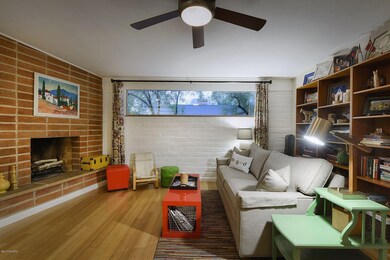 Den (possible 4th bdrm)