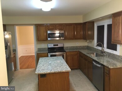 10728 Willow Oaks Dr, Bowie, MD 20721 - photo 4