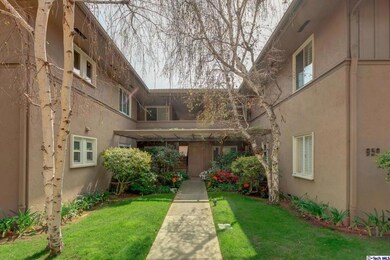 950 S Orange Grove Blvd unit B, Pasadena, CA 91105 - photo 3