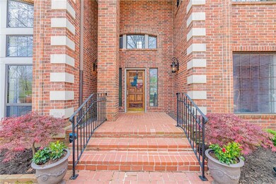 Elegant entrance...a great way to greet your guest