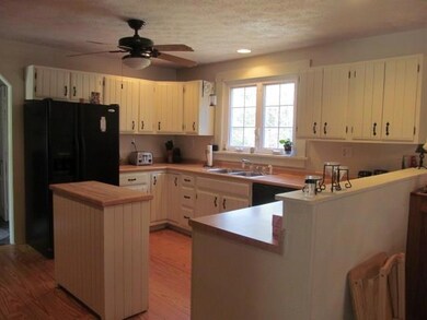 533 Oak St, Sanford, ME 04073 - photo 4