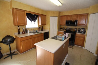 3265 Kady Ln, Columbus, OH 43232 - photo 6