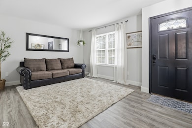 1137 Chateaugay Ct, Whiteland, IN 46184 - photo 7