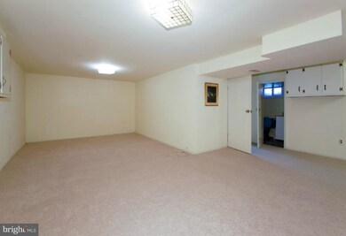 4922 Aurora Dr, Kensington, MD 20895 - photo 3