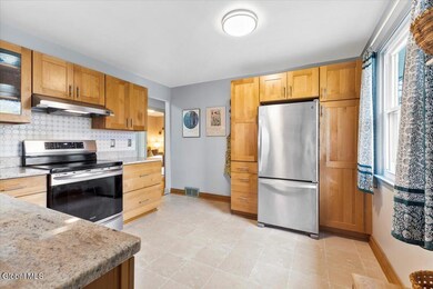 2023 Mcclellan St, Schenectady, NY 12309 - photo 4