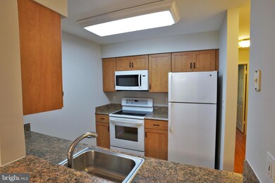 5837 Orchard Hill Ct, Clifton, VA 20124 - photo 5