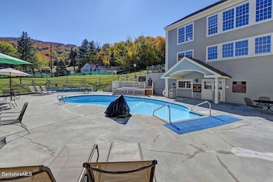 Country Inn Pool