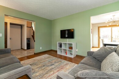 3675 Inverary Dr-17