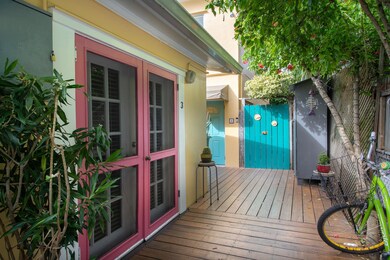 1011 Varela St Key West FL-large-002-003